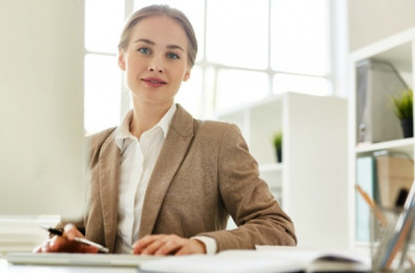 Какова зарплата учителя без категории и звания?