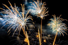 МОН напоминает школам о запрете фейерверков