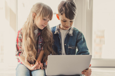 Дистанционное обучение должно проводиться онлайн и оффлайн