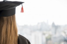 Вузы могут выдавать дипломы с отличием