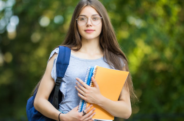 Ученики выпускных классов должны вернуться к обучению, - министр