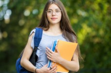 Ученики выпускных классов должны вернуться к обучению, - министр