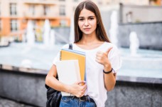 250 лучших выпускников будут получать по 120 тысяч грн