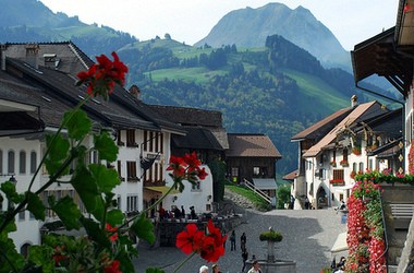 Образование в Швейцарии: знаменитости выбирают отельный менеджмент