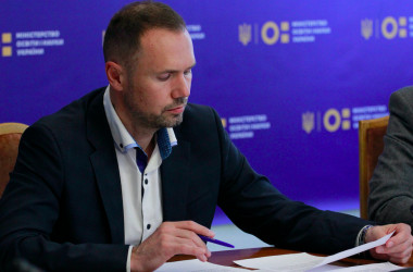 Школы должны набирать детей в 10-е классы, - министр