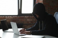 МОН предлагает материалы о безопасности детей в интернете 