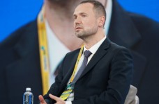 МОН изменит систему обеспечения школ учебниками