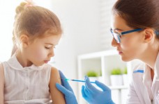 Отстранение детей без прививок от занятий законно