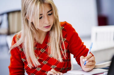 Рада ожидаемо отменила обязательность школьных экзаменов 