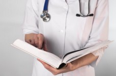 Что должно быть в школе для оказания домедицинской помощи