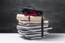 Почти 2 000 ученых получили ученые звания и научные степени