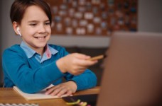 В учебных заведениях оценят эффективность цифровизации