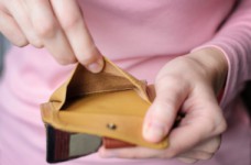 Местную власть просят не сокращать учительские надбавки