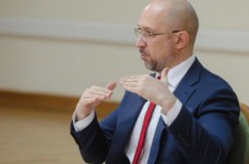 В КМУ анонсировали почти 500 тыс. вакцин для педагогов