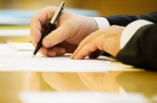 Президент назначил стипендии выдающимся ученым 