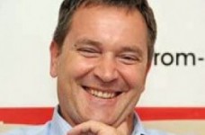 Колесниченко требует защитить права русскоязычных школьников