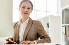 МОН просит своевременно выплачивать зарплаты учителям