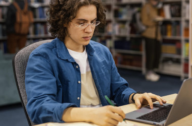 Экзамены по владению госязыком будут проводить в вузах