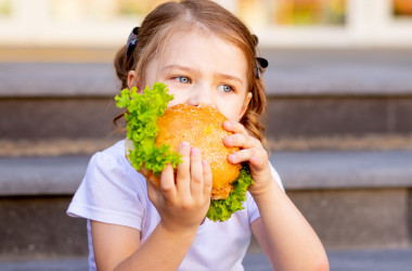 Реформой школьного питания уже охвачен 1 млн учеников