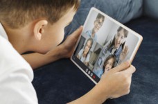 На связи: общение с учителями и одноклассниками на каникулах