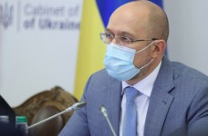 Шмыгаль также подчеркнул важность вакцинации педагогов