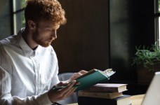 Правительство приняло порядок отмены дипломов о высшем образовании