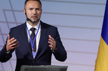 Министр образования призвал педагогов не затягивать с вакцинацией