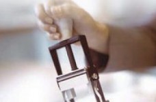 Вступительные документы не требуют нотариального заверения - Д. Табачник