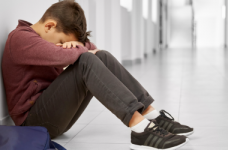 Минюст проведет кампанию в школах по противодействию буллингу 