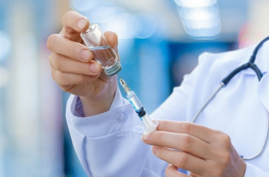 Уровень вакцинации в школах будут контролировать государственные органы