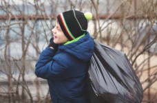 Надо ли привлекать учеников к уборке территории?