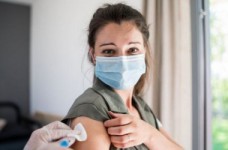 Во всех киевских школах привиты более 80% педагогов