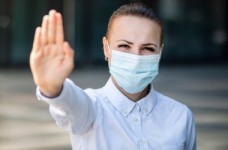 Непривитых работников будут отстранять от работы, - Ляшко