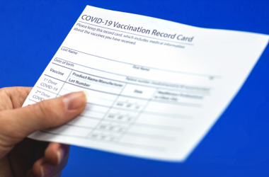 В Киеве усилят контроль за уровнем реальной вакцинации учителей