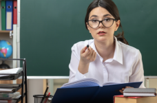 Педагогов, которые не вакцинируются в течение месяца, отстранят от работы 