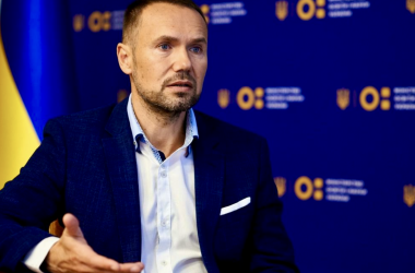 МОН контролирует статистику прививок учителей от COVID-19