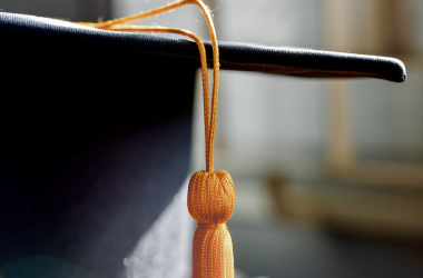 Выдача дипломов о высшем образовании может задержаться