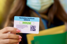 Суд открыл производство относительно приказа об обязательной вакцинации