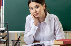 Почти полмиллиона работников школ получили полную прививку