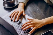 В школы доставлены 14 тысяч ноутбуков для учителей