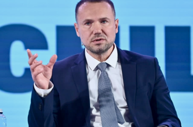 Более 50% украинцев работают не по специальности, – министр 