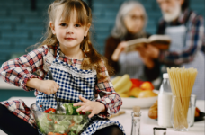 В 2021 году в школах отремонтировали 1300 столовых