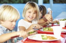 Завершен переходный период реформы питания в школах 