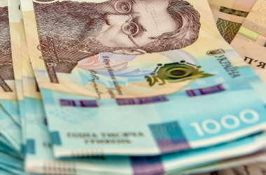 Несовершеннолетние смогут получать выплаты за вакцинацию