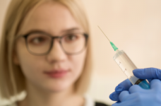 В Украине против COVID-19 привиты 140 тысяч подростков