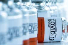 2,5% работников школ не привились против COVID-19