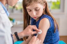 В МОЗ упростили доступ подростков к вакцинации от COVID-19