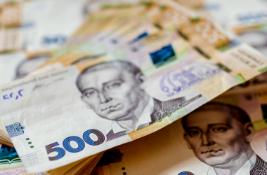 В правительстве рассматривают повышение зарплат учителей до 15 тысяч