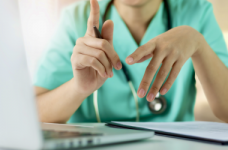 Теперь больничный можно открыть дистанционно