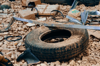 Оккупанты обстреляли школу и садик на Луганщине